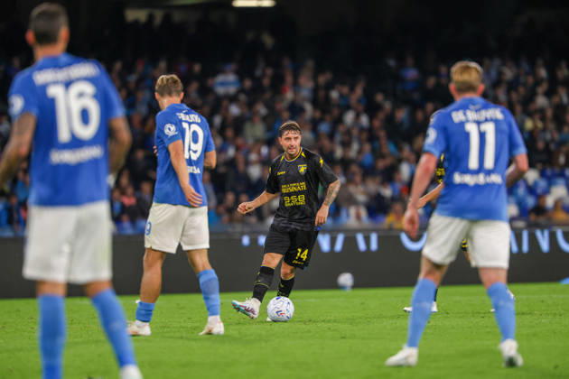 October 10, 2026, Napoli, Campania, ITALIA: Giacomo Calo² of FC Frosinone during the 2026 27 Serie A match between SSC Napoli and FC Frosinone, played on October 10, 2026, at the Stadio Diego Armando Maradona in Naples Napoli ITALIA - ZUMAs236 20261010_aap_s236_063 Copyright: xFabioxSassox
