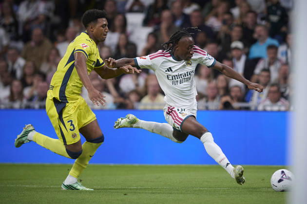 Real Madrid CF™s Yan DIomande (r) and Villarreal CFs Freeman during La Liga match. October 10 ,2026. (20261010015)