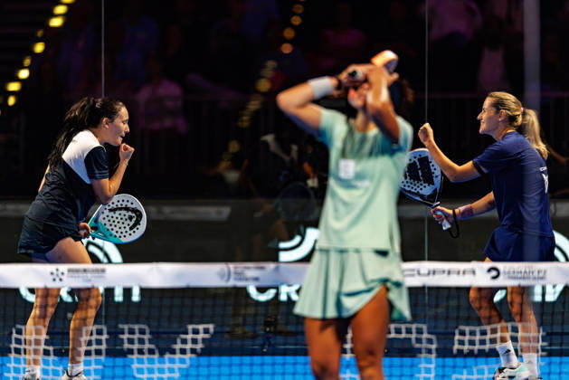 DÜSSELDORF, GERMANY - 10 OCTOBER 2026: Image shows the celebration of Ariana Sanchez Fallada (ESP) and Andrea Ustero Prieto (ESP) infront of Delfina Brea Senesi (ARG) during CUPRA Germany Premier Padel P2 2026 Day 7: Semifinals at CASTELLO Düsseldorf on 10 10 2026 in Düsseldorf, Germany. Germany Copyright: xFröhlichxPascalx
