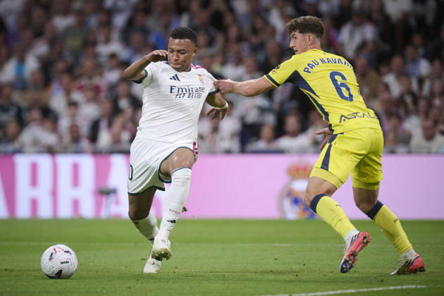Real Madrid CF™s Kylian Mbappe (l) and Villarreal CFs Pau Navarro during La Liga match. October 10 ,2026. (20261010030)
