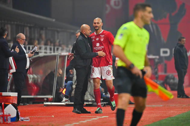Stade Brestois 29 v Angers SCO - Ligue 1 McDonald s 2026 2027 Ludovic AJORQUE of Brest and Julien LACHUER head coach of Stade Brestois during Ligue 1 McDonald s match between Brest and Angers at Stade Francis-Le Ble on October 10, 2026 in Brest, France. Brest France  Copyright: xIconxSportx 776573329