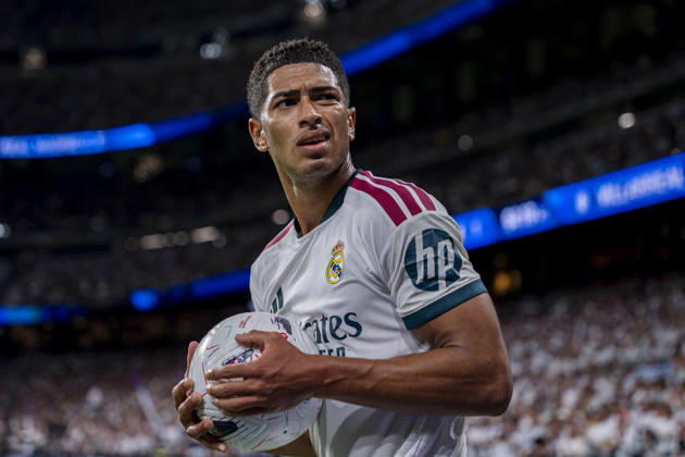Real Madrid CF v Villarreal CF - LaLiga EA Sports 2026 27 Jude Bellingham of Real Madrid CF reacts looking the crowd during the LaLiga EA Sports football match between Real Madrid CF and Villarreal CF at Estadio Bernabeu on October 10, 2026 in Madrid, Spain. Madrid Estadio Bernabeu Madrid Spain Copyright: xAlbertoxGardinx AGardin_20261010_Rea_Mad_Vil_0276