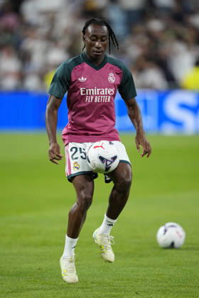 October 10, 2026, Madrid, Madrid, Spain: Yan Diomande of Real Madrid CF warms up during the Spanish League, LaLiga EA Sports, football match between Real Madrid and Villarreal CF at Bernabeu stadium on October 10, 2026, in Madrid, Spain. Madrid Spain - ZUMAa181 20261010_zaa_a181_225 Copyright: xOscarxJ.xBarrosox