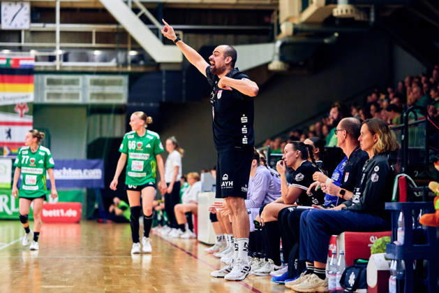 Manel Cirac, SG Nürtingen-Zizishausen, Coach, GER, Women s Handball Bundesliga 2, Füchse Berlin vs. SG Nürtingen-Zizishausen, 2026–27 season, Matchday 5, October 10, 2026, GER, Women’s Handball Bundesliga 2, Fuechse Berlin vs. SG Nuertingen Zizishausen, 2026–27 season, Matchday 5, October 10, 2026, Berlin Copyright: xClaudiusxRauch,xEibner-Pressefotox xClaudiusxRauchx EP_CRH