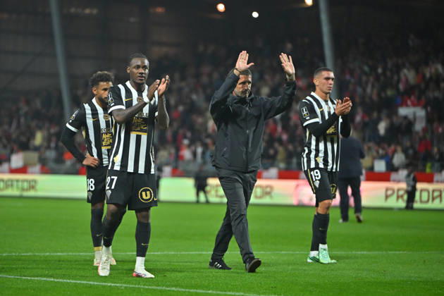 Stade Brestois 29 v Angers SCO - Ligue 1 McDonald s 2026 2027 Stephane GILLI Head Coach of Angers , Lilian RAOLISOA of ANGERS , Amine EL OUAZZANI of Angers during Ligue 1 McDonald s match between Brest and Angers at Stade Francis-Le Ble on October 10, 2026 in Brest, France. Brest France  Copyright: xIconxSportx 776573329