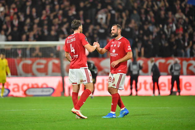 Stade Brestois 29 v Angers SCO - Ligue 1 McDonald s 2026 2027 Lucas TOUSART of Stade Brestois 29 and Gautier LLORIS of of Stade Brestois 29 during Ligue 1 McDonald s match between Brest and Angers at Stade Francis-Le Ble on October 10, 2026 in Brest, France. Brest France  Copyright: xIconxSportx 776573329