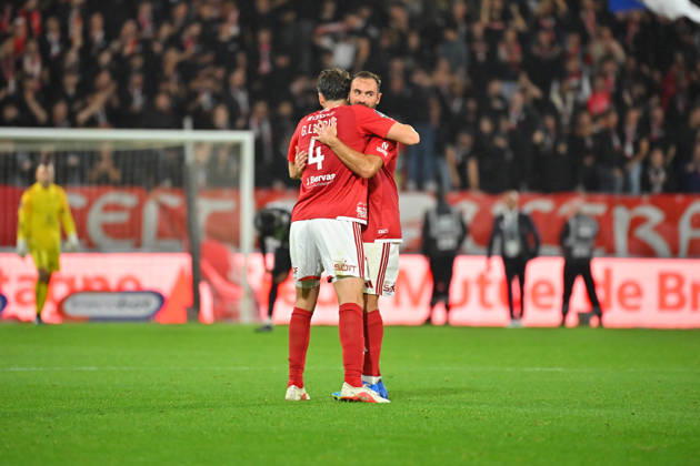 Stade Brestois 29 v Angers SCO - Ligue 1 McDonald s 2026 2027 Lucas TOUSART of Stade Brestois 29 and Gautier LLORIS of of Stade Brestois 29 during Ligue 1 McDonald s match between Brest and Angers at Stade Francis-Le Ble on October 10, 2026 in Brest, France. Brest France  Copyright: xIconxSportx 776573329