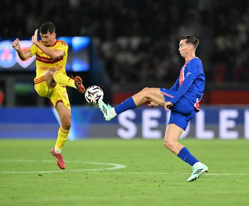 PSG v Le Mans FC - French Ligue 1 PARIS, FRANCE - OCTOBER 10: Fabian Ruiz (R) of Paris Saint - Germain in action during the French Ligue 1 (L1) soccer match between Paris Saint-Germain (PSG) and Le Mans FC at Parc des Princes stadium in Paris, France on October 10, 2026. Mustafa Yalcin Anadolu Paris France. Editorial use only. Please get in touch for any other usage.  Copyright: x2026xAnadoluxMustafaxYalcinx