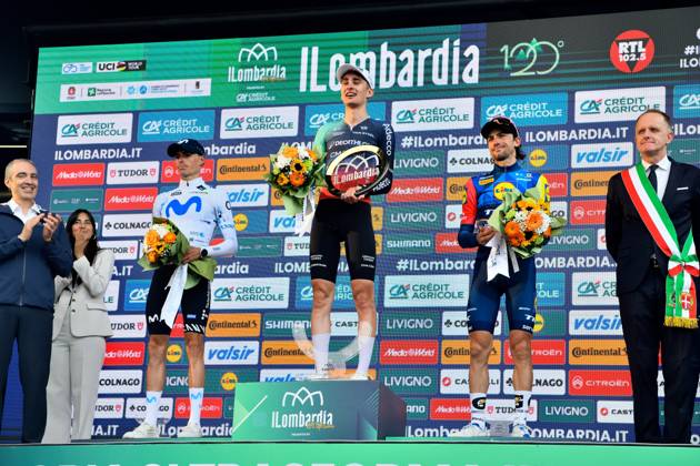 IPA89523031 - The podium: Enric Mas (ESP), Paul Seixas (FRA), and Giulio Ciccone (ITA) during Il Lombardia 2026, a Road cycling, Rad, Radsport, Strasse race in Bergamo, Italy, on October 10, 2026 Copyright: xDavidexVaninetti IPAxSportx xx IPA89523031