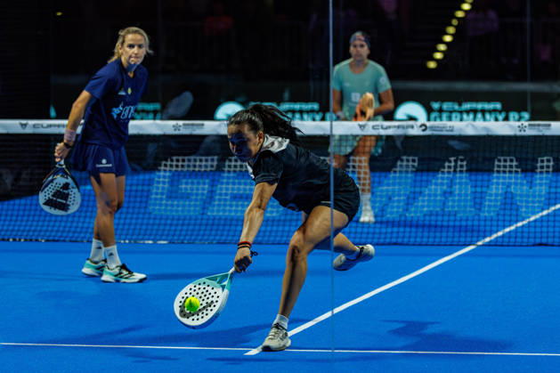 DÜSSELDORF, GERMANY - 10 OCTOBER 2026: Image shows Andrea Ustero Prieto (ESP) and Ariana Sanchez Fallada (ESP) during CUPRA Germany Premier Padel P2 2026 Day 7: Semifinals at CASTELLO Düsseldorf on 10 10 2026 in Düsseldorf, Germany. Germany Copyright: xFröhlichxPascalx