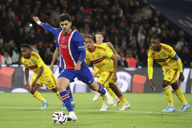 FOOTBALL : Paris Saint Germain Vs Le Mans - Ligue 1 - 10 10 2026 But de Lucas Beraldo (Paris Saint Germain) ParisFrance Copyright: xMichaelxBaucherx