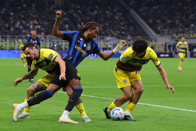 FC Internazionale v Parma Calcio 1913 - Serie A - Season 2026-2027 Milan, Italy, 10th October 2026. Djed Spence of FC Internazionale clashes with Emanuele Valeri and Simone Lontani of Parma Calcio during the FC Internazionale vs Parma Calcio 1913 Serie A match at Giuseppe Meazza, Milan. Picture credit should read: Jonathan Moscrop Milan Stadio Giuseppe Meazza Italy