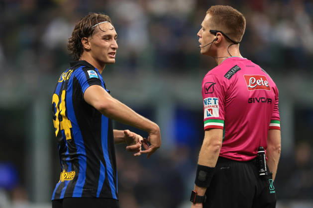 FC Internazionale v Parma Calcio 1913 - Serie A - Season 2026-2027 Milan, Italy, 10th October 2026. Francesco Pio Esposito of FC Internazionale reacts with the Referee Kevin Bonacina during the FC Internazionale vs Parma Calcio 1913 Serie A match at Giuseppe Meazza, Milan. Picture credit should read: Jonathan Moscrop Milan Stadio Giuseppe Meazza Italy