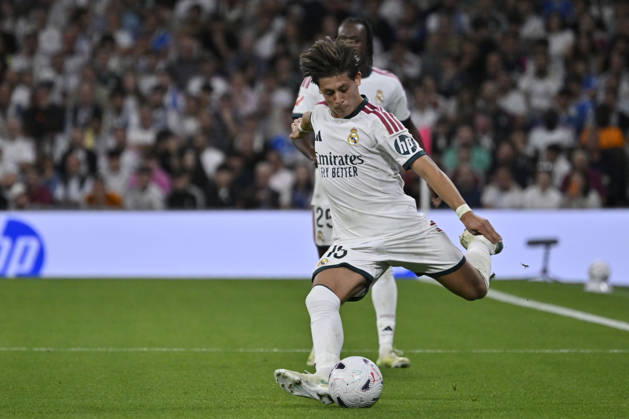 October 10, 2026, Madrid, Madrid, Spain: 15 ARDA GULER of Real Madrid CF pases the ball during the match on Matchday 8 of the 2026-27 National League First Division Championship between REAL MADRID C.F. and VILLARREAL CF, played at the Bernabeu Stadium on October 10, 2026, in Madrid, Spain. REAL MADRID C.F. Vs. VILLARREAL CF - 2026 27 National League First Division Championship 10.10.26 - ZUMAc312 20261010_zsp_c312_181 Copyright: xOscarxManuelxSanchezx