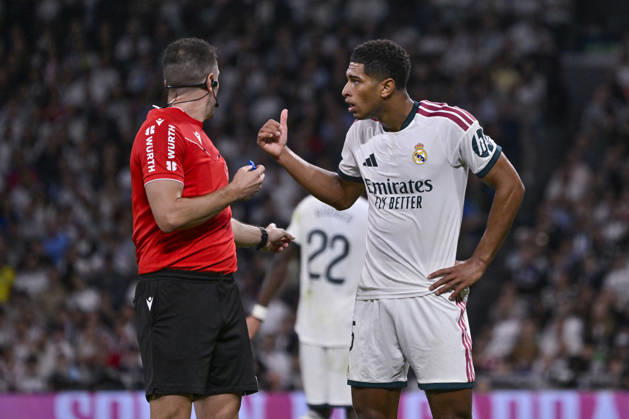 October 10, 2026, Madrid, Madrid, Spain: 5 JUDE BELLINGHAM of Real Madrid CF asks the referee for an explanation during the match on Matchday 8 of the 2026-27 National League First Division Championship between REAL MADRID C.F. and VILLARREAL CF, played at the Bernabeu Stadium on October 10, 2026, in Madrid, Spain. REAL MADRID C.F. Vs. VILLARREAL CF - 2026 27 National League First Division Championship 10.10.26 - ZUMAc312 20261010_zsp_c312_262 Copyright: xOscarxManuelxSanchezx