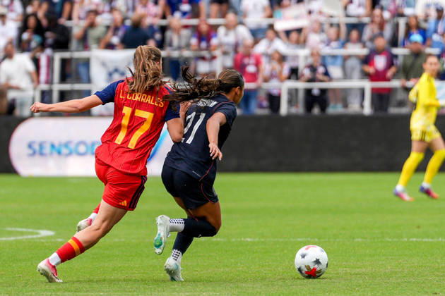 USA v Spain - Women s International Friendly, Länderspiel, Nationalmannschaft WASHINGTON D.C., UNITED STATES - OCTOBER 10: Lucia Corrales (17) of Spain in action against Alyssa Thompson (21) of USA during Women s International Friendly football match between USA and Spain at Audi Field Stadium in Washington D.C., United States on October 10, 2026. Hasan Akbas Anadolu District of Columbia United States. Editorial use only. Please get in touch for any other usage. Copyright: x2026xAnadoluxHasanxAkbasx