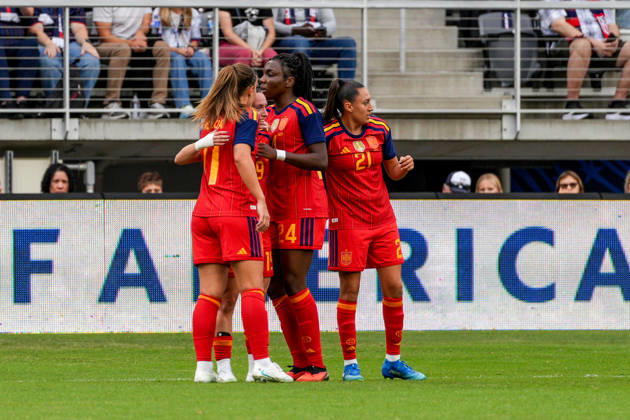 USA v Spain - Women s International Friendly, Länderspiel, Nationalmannschaft WASHINGTON D.C., UNITED STATES - OCTOBER 10: Eva Navarro of Spain celebrates with teammates after scoring a goal during Women s International Friendly football match between USA and Spain at Audi Field Stadium in Washington D.C., United States on October 10, 2026. Hasan Akbas Anadolu District of Columbia United States. Editorial use only. Please get in touch for any other usage. Copyright: x2026xAnadoluxHasanxAkbasx