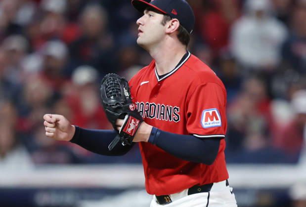 Cleveland Guardians starting pitcher Gavin Williams (32) reacts after striking out three Chicago White Sox batters in the second inning of an MLB, Baseball Herren, USA American League Division Series at Progressive Field in Cleveland, Ohio, on Saturday, October 10, 2026.  CLE2026101078 AARONxJOSEFCZYK