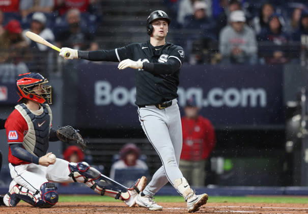 Chicago White Sox Chase Meidroth (10) is struck out by Cleveland Guardians pitcher Gavin Williams in the second inning of an MLB, Baseball Herren, USA American League Division Series at Progressive Field in Cleveland, Ohio, on Saturday, October 10, 2026.  CLE20261010710 AARONxJOSEFCZYK