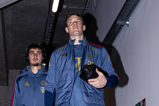 Germany: FC Augsburg vs. FC Bayern Munich, Bundesliga 1, Matchday 5, 2026–27 Season, WWK Arena Augsburg; Manuel Neuer, FC Bayern Munich, 1, upon arrival at the WWK Arena Augsburg; Augsburg; WWK Arena; Bayern; Germany Copyright: xBenedictxChristx