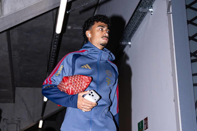 Germany: FC Augsburg vs. FC Bayern Munich, Bundesliga 1, Matchday 5, 2026–27 Season, WWK Arena Augsburg; Nathaniel Brown, FC Bayern Munich, No. 11, upon arrival at the WWK Arena Augsburg; Augsburg; WWK Arena; Bayern; Germany Copyright: xBenedictxChristx