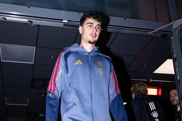 Germany: FC Augsburg vs. FC Bayern Munich, Bundesliga 1, Matchday 5, 2026–27 Season, WWK Arena Augsburg; Aleksandar Pavlovic, FC Bayern Munich, 45, upon arrival at the WWK Arena Augsburg; Augsburg; WWK Arena; Bayern; Germany Copyright: xBenedictxChristx