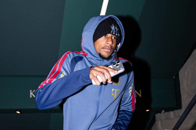 Germany: FC Augsburg vs. FC Bayern Munich, Bundesliga 1, Matchday 5, 2026–27 Season, WWK Arena, Augsburg; Michael Olise, FC Bayern Munich, 17, after the field check at the WWK Arena in Augsburg, Bayern, Germany Copyright: xBenedictxChristx