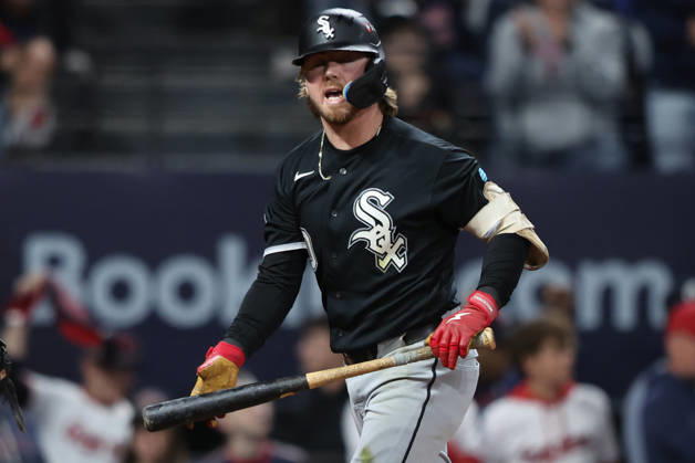 Chicago White Sox Chase Meidroth (10) reacts after being struck out swinging by Cleveland Guardians pitcher Hunter Gaddis in the seventh inning of an MLB, Baseball Herren, USA American League Division Series at Progressive Field in Cleveland, Ohio, on Saturday, October 10, 2026.  CLE20261010732 AARONxJOSEFCZYK