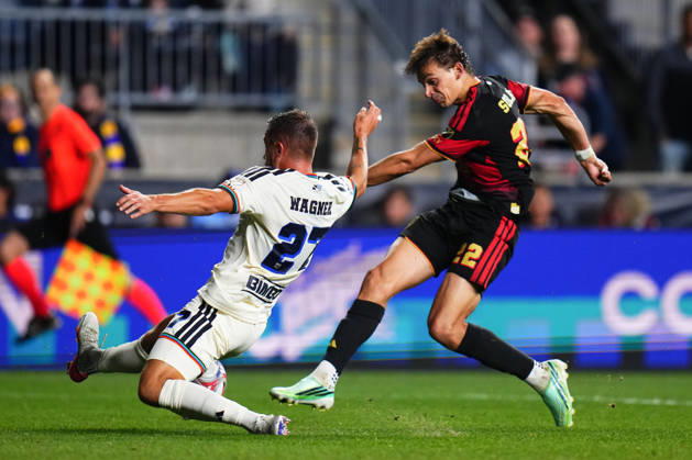 October 10, 2026: Real Salt Lake Forward Sergi Solans (22) shoots the ball while Philadelphia Union Defender Kai Wagner (27) defends during the second half of an MLS, Fussball Herren, USA match at Subaru Park in Chester, Pennsylvania. CSM MLS 2026: Union Vs Salt Lake OCT 10 - ZUMAc04_ 20261010_zma_c04_282 Copyright: xKylexRoddenx