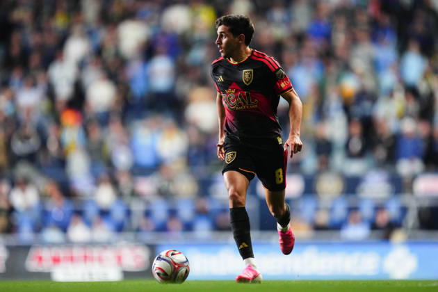 October 10, 2026: Real Salt Lake Midfielder Juan Manuel Sanabria (8) controls the ball during the second half of an MLS, Fussball Herren, USA match against the Philadelphia Union at Subaru Park in Chester, Pennsylvania. CSM MLS 2026: Union Vs Salt Lake OCT 10 - ZUMAc04_ 20261010_zma_c04_289 Copyright: xKylexRoddenx