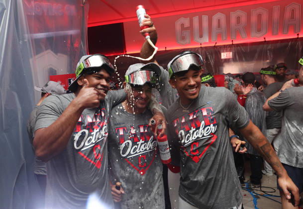 Cleveland Guardians players celebrate after the Guardians defeated the Chicago White Sox 2-0 in the final game of their MLB, Baseball Herren, USA American League Division Series at Progressive Field in Cleveland, Ohio, on Saturday, October 10, 2026. The Guardians advance to play the Tampa Bay Rays in the American League Championship Series.  CLE20261010749 AARONxJOSEFCZYK