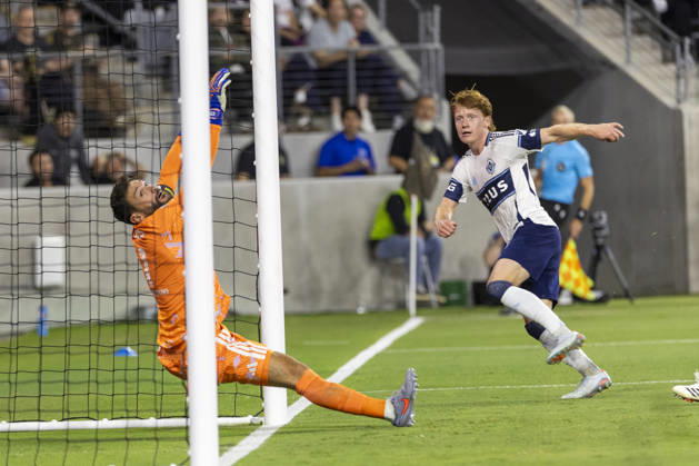 October 10, 2026, Los Angeles, California, USA: Vancouver Whitecaps defensive midfielder Oliver Larraz (8) scores on Los Angeles FC goalkeeper Hugo Lloris (1) during a MLS, Fussball Herren, USA soccer game on Saturday, Oct. 10, 2026 in Los Angeles. Los Angeles USA - ZUMAc68_ 20261010_zaf_c68_025 Copyright: xRingoxChiux
