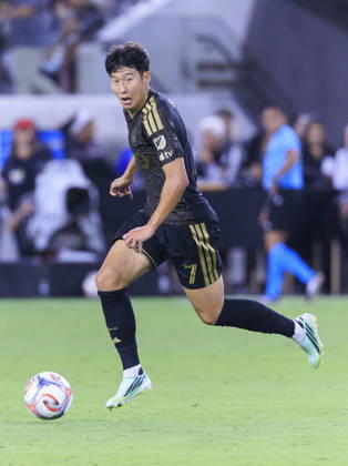 October 10, 2026, Los Angeles, California, USA: Son Heung-Min 7 of the Los Angeles Football Club during their regular season MLS, Fussball Herren, USA game against the Vancouver Whitecaps on Saturday October 10, 2026 at the BMO Stadium in Los Angeles, California. ARIANA RUIZ PI LAFC Vs. Vancouver Whitecaps  - ZUMAp124 20261010_zaa_p124_003 Copyright: xArianaxRuizx
