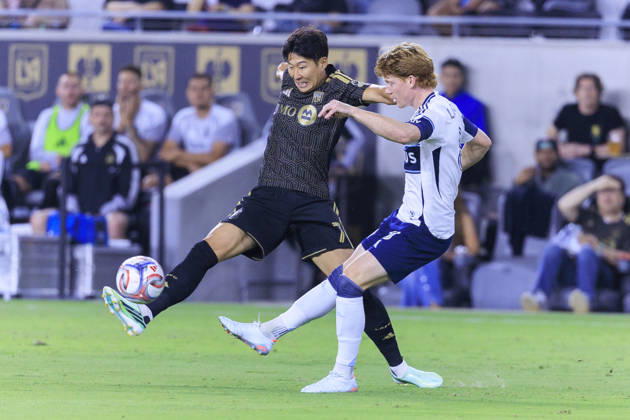October 10, 2026, Los Angeles, California, USA: Son Heung-Min 7 of the Los Angeles Football Club reaches for the ball as Oliver Larraz 8 of the Vancouver Whitecaps defends during their regular season MLS, Fussball Herren, USA game on Saturday October 10, 2026 at the BMO Stadium in Los Angeles, California. ARIANA RUIZ PI LAFC Vs. Vancouver Whitecaps  - ZUMAp124 20261010_zaa_p124_006 Copyright: xArianaxRuizx