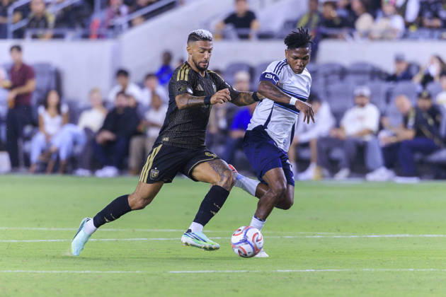 October 10, 2026, Los Angeles, California, USA: Denis Bouanga 99 of the Los Angeles Football Club and Edier Ocampo 18 of the Vancouver Whitecaps struggle for possession of the ball during their regular season MLS, Fussball Herren, USA game on Saturday October 10, 2026 at the BMO Stadium in Los Angeles, California. ARIANA RUIZ PI LAFC Vs. Whitecaps - ZUMAp124 20261010_zaa_p124_010 Copyright: xArianaxRuizx
