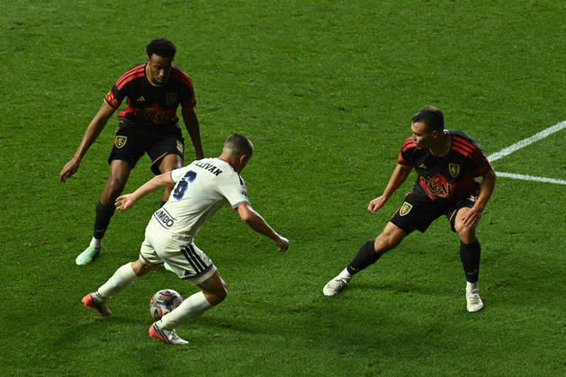 Philadelphia Union Vs Real Salt Lake - October 10, 2026 Cavan Sullivan 6 of the Philadelphia Union takes on Sam Junqua 29 and Morgan Guilavogui 9 of Real Salt Lake during the Major League Soccer 2026 match between Philadelphia Union and Real Salt Lake at Subaru Park in Chester, Pennsylvania, on October 10, 2026. Philadelphia United States Copyright: xJackxMegawx originalFilename:megaw-philadel261010_npJYJ