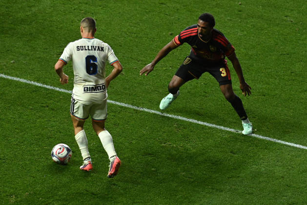 Philadelphia Union Vs Real Salt Lake - October 10, 2026 Cavan Sullivan 6 of the Philadelphia Union takes on DeAndre Yedlin 2 of Real Salt Lake during the Major League Soccer 2026 match between Philadelphia Union and Real Salt Lake at Subaru Park in Chester, Pennsylvania, on October 10, 2026. Philadelphia United States Copyright: xJackxMegawx originalFilename:megaw-philadel261010_npPYS