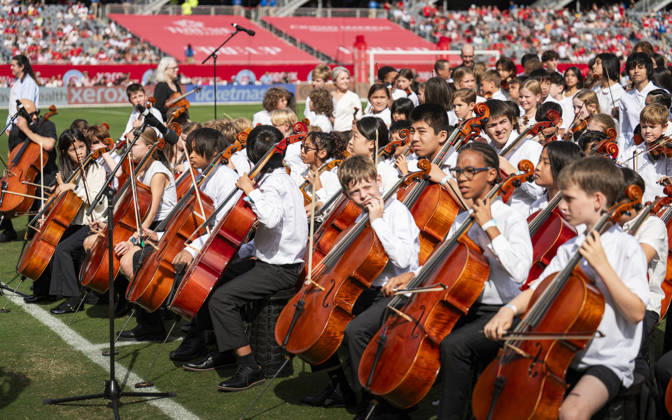 Chicago Fire FC V New York City FC - MLS, Fussball Herren, USA - October 10, 2026 A Chicagoland children s orchestra performs the National Anthem prior to the match between Chicago Fire FC and New York City FC at Soldier Field Stadium in Chicago, United States, on October 10, 2026. Chicago IL United States  Copyright: xRichardxNicholsx originalFilename:nichols-chicagof261010_npeZg