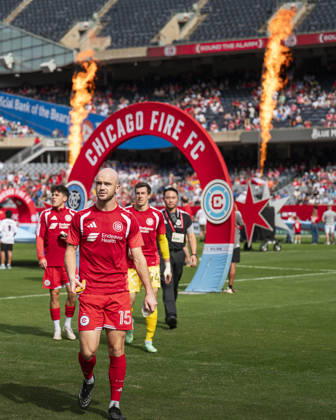 Chicago Fire FC V New York City FC - MLS, Fussball Herren, USA - October 10, 2026 Chicago Fire FC s Andrew Gutman ( 15) enters the stadium before the match between Chicago Fire FC and New York City FC at Soldier Field Stadium in Chicago, United States, on October 10, 2026. Chicago IL United States  Copyright: xRichardxNicholsx originalFilename:nichols-chicagof261010_np8mQ