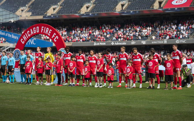 Chicago Fire FC V New York City FC - MLS, Fussball Herren, USA - October 10, 2026 Jack Elliott ( 3) and the Chicago Fire FC team line up, Mannschaftsbild, Totale for the National Anthem before the match between Chicago Fire FC and New York City FC at Soldier Field Stadium in Chicago, United States, on October 10, 2026. Chicago IL United States  Copyright: xRichardxNicholsx originalFilename:nichols-chicagof261010_npgLb