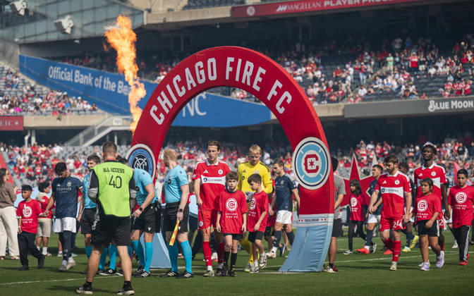 Chicago Fire FC V New York City FC - MLS, Fussball Herren, USA - October 10, 2026 Jack Elliott ( 3) of Chicago Fire FC leads his team out before the match between Chicago Fire FC and New York City FC at Soldier Field Stadium in Chicago, United States, on October 10, 2026. Chicago IL United States  Copyright: xRichardxNicholsx originalFilename:nichols-chicagof261010_npni9