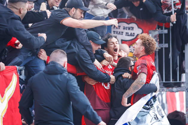 Toronto FC v CF Montreal Djordje Mihailovic 10, Daniel Salloi 20 (C) and Josh Sargent 9 (R) of Toronto FC celebrate a winning goal with fans during a Major League Soccer game against CF Montreal at BMO Field in Toronto, Ontario, Canada, on October 10, 2026. Toronto Ontario Canada Copyright: xIndrawanxKumalax originalFilename:kumala-majorlea261010_np9M2