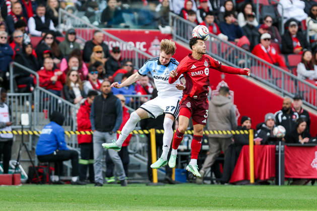 Toronto FC v CF Montreal Matheus Pereira 3 of Toronto FC (right) heads the ball while battling with Dawid Bugaj 27 of CF Montreal (left) during a Major League Soccer game between Toronto FC and CF Montreal at BMO Field in Toronto, Ontario, Canada, on October 10, 2026. Toronto Ontario Canada Copyright: xIndrawanxKumalax originalFilename:kumala-majorlea261010_npJss