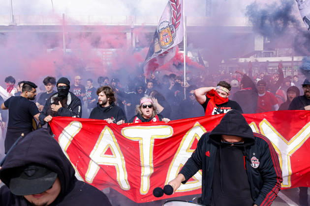 Toronto FC v CF Montreal Toronto FC fans march toward BMO Field before the start of the Major League Soccer game between Toronto FC and CF Montreal in Toronto, Canada, on October 10, 2026. Toronto Ontario Canada Copyright: xIndrawanxKumalax originalFilename:kumala-majorlea261010_npT7D