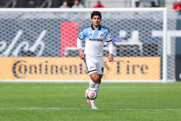 Toronto FC v CF Montreal Brayan Vera 4 of CF Montreal runs with the ball during a Major League Soccer game between Toronto FC and CF Montreal at BMO Field in Toronto, Ontario, Canada, on October 10, 2026. Toronto Ontario Canada  Copyright: xIndrawanxKumalax originalFilename:kumala-majorlea261010_npz6g