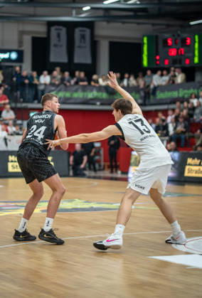 Artland Dragons vs. Tigers Tübingen, Quakenbrück, Lower Saxony, Germany, October 10, 2026; Basketball, BARMER 2 Basketball Bundesliga ProA, Matchday 4, 2026–2027 season, at the Artland Arena The Tigers Tübingen win 92–86 against the Artland Dragons For editorial use only Artland Dragons Tigers Tübingen, Basketball ProA Quakenbrück Copyright: xEibner-Pressefotox EP_EER