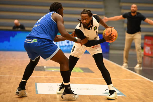 Quashawn Tyrese Lane, Matchday 4, BARMER 2 Basketball Bundesliga Pro A, ETB Miners vs. PS Karlsruhe LIONS, October 10, 2026, Quashawn Tyrese Lane, ETB Miners, Matchday 4 in the BARMER 2 Basketball Bundesliga Pro A, ETB Miners vs. PS Karlsruhe LIONS, final score 95–86 after overtime at the Sporthalle am Hallo on October 10, 2026, in front of 768 spectators
