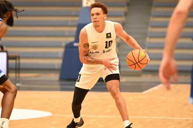 Isaiah Jevon Sanders, Matchday 4, BARMER 2 Basketball Bundesliga Pro A: ETB Miners vs. PS Karlsruhe LIONS, October 10, 2026. Isaiah Jevon Sanders, ETB Miners, Matchday 4 of the BARMER 2 Basketball Bundesliga Pro A, ETB Miners vs. PS Karlsruhe LIONS, final score 95–86 after overtime at the Sporthalle am Hallo on October 10, 2026, in front of 768 spectators