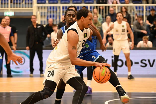 Jackson Price Townsend, Matchday 4, BARMER 2 Basketball Bundesliga Pro A: ETB Miners vs. PS Karlsruhe LIONS, October 10, 2026. Jackson Price Townsend, ETB Miners, Matchday 4 of the BARMER 2 Basketball Bundesliga Pro A, ETB Miners vs. PS Karlsruhe LIONS, final score 95–86 after overtime at the Sporthalle am Hallo on October 10, 2026, in front of 768 spectators