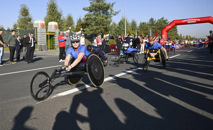 Presidential Run in Ankara ANKARA, TURKIYE - OCTOBER 11: Athletes, including wheelchair racers, compete during the Presidential Run, organized by the Turkish Athletics Federation, in Ankara, Turkiye, on October 11, 2026. Utku Ucrak Anadolu Ankara Turkey. Editorial use only. Please get in touch for any other usage.  Copyright: x2026xAnadoluxUtkuxUcrakx